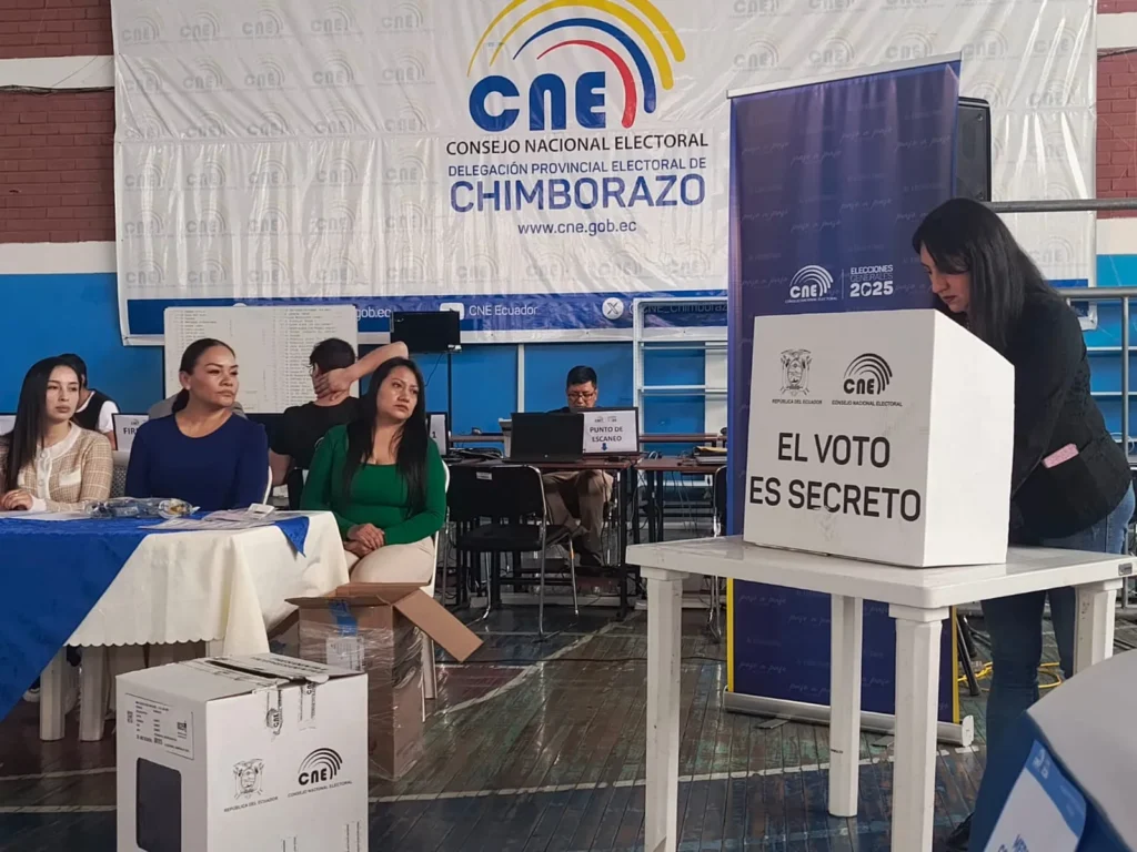Elecciones 2025: Así regula la prohibición de celulares el CNE