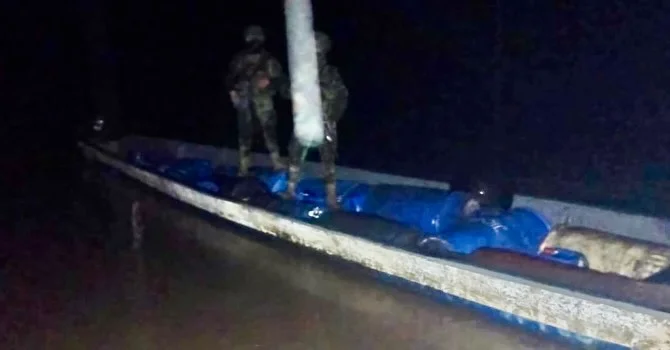 Militares decomisan galones de Diesel ilegal en Morona Santiago