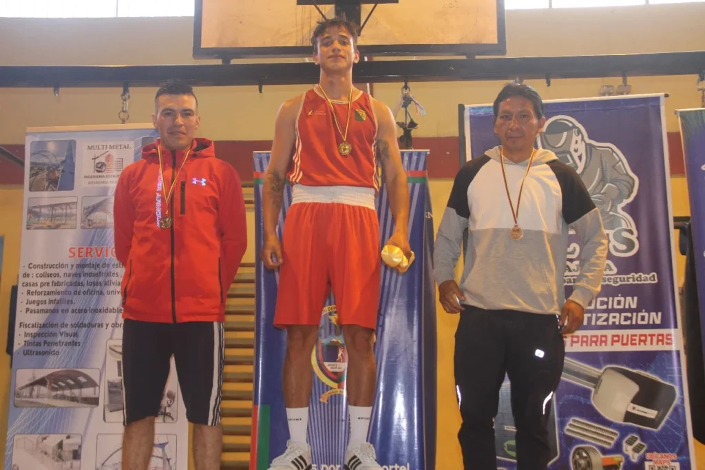 José Jaramillo lideró campeonato de boxeo