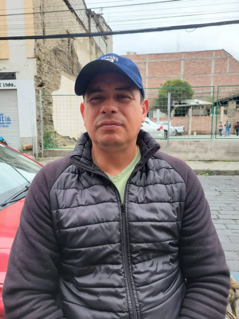 Luis Paredes, trabajador
