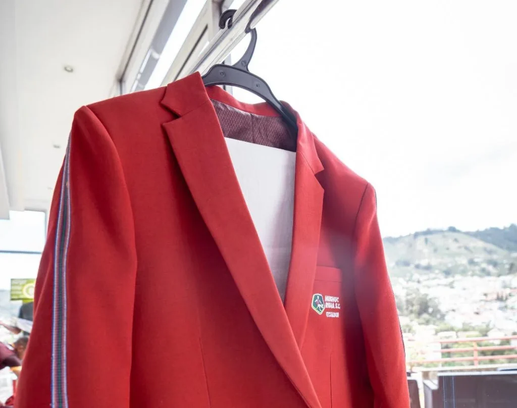 Mushuc Runa presenta su traje formal para la Copa Sudamericana.