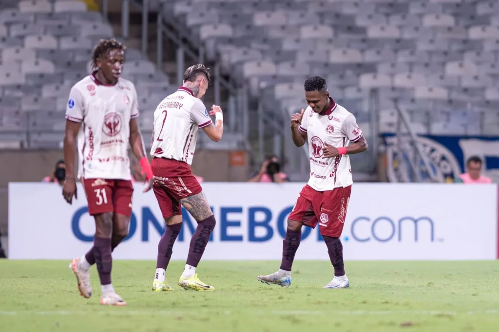 Mushuc Runa consigue histórica victoria ante Cruzeiro en Brasil.