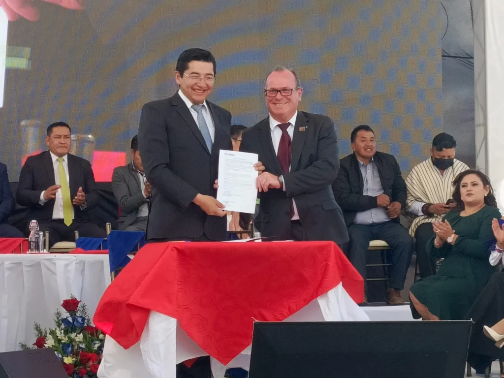 Riobamba celebró 203 años de Independencia con sesión solemne