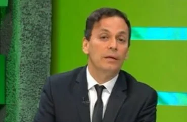 Roberto Bonafont ingresado al hospital de emergencia.