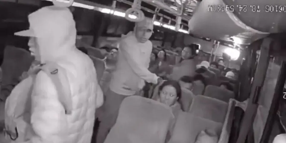Asalto a mano armada en bus de la Coop. de Transporte Riobamba
