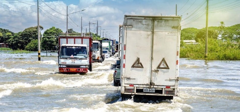 Cooperativa de buses suspenden atención por la vía Babahoyo