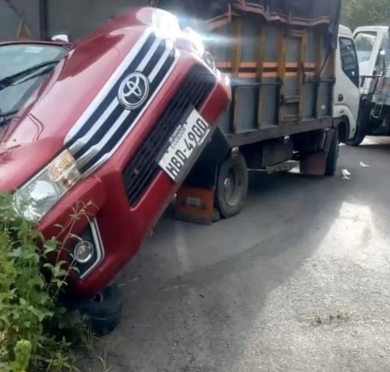 Transportistas exigen habilitar vía Chimbo-Guaranda tras accidente