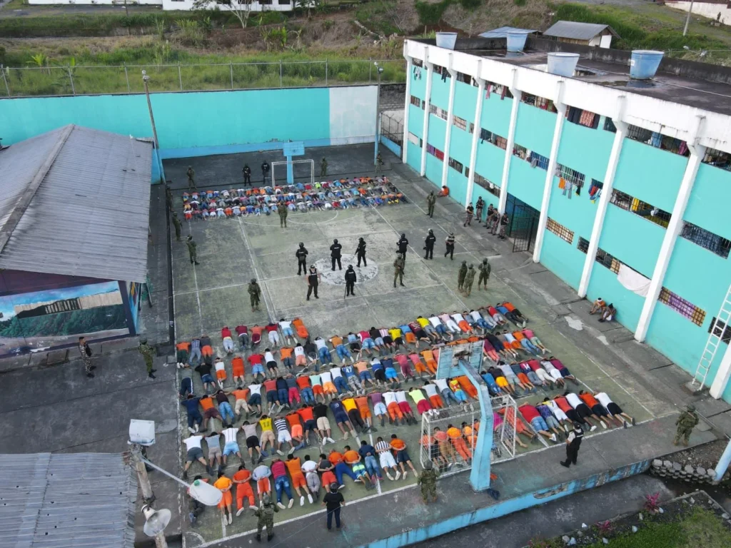 Policía y Ejército incautaron 3.480 dosis de cocaina en cárcel Macas
