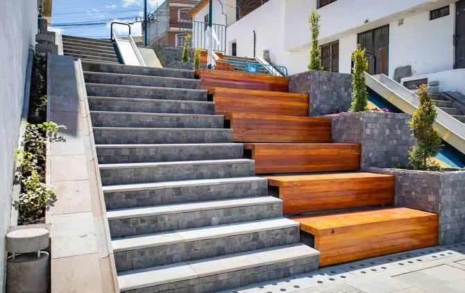 Latacunga: escalinatas San Sebastián presentan inconsistencias.
