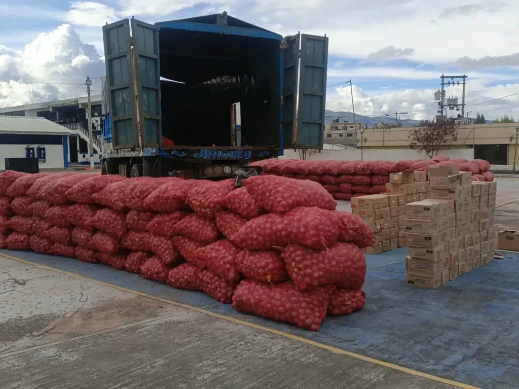Policía decomisó mercadería de contrabando en Pallatanga