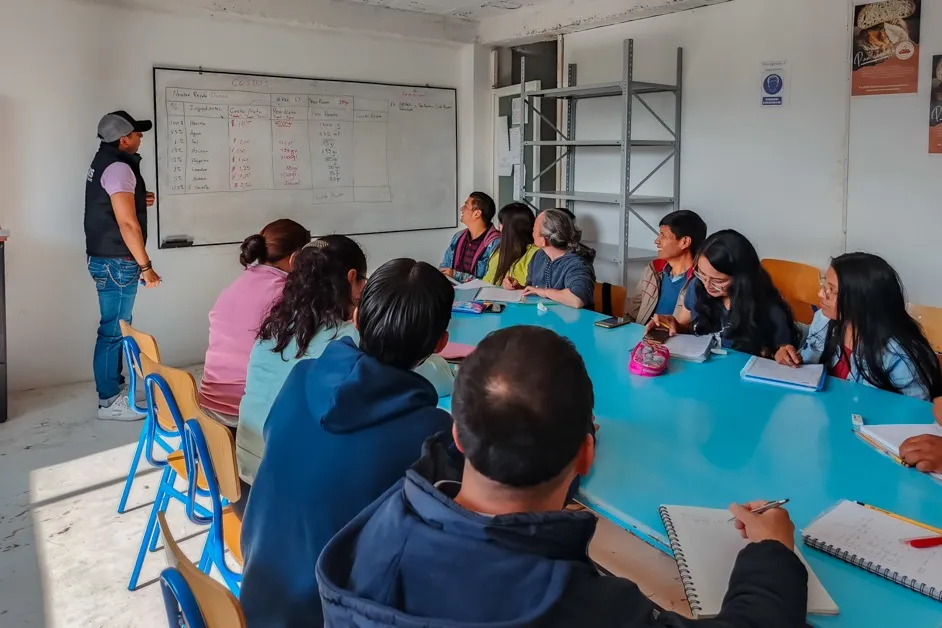 Latacunga: 400 emprendedores reciben capacitaciones gratuitas.