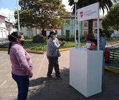 Intendencia controla precios de mascarillas en farmacias Bolívar