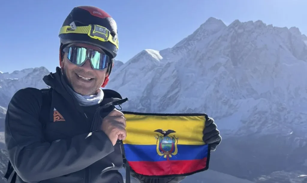 Alberto Astudillo, periodista de Ecuador conquistó cima del Everest
