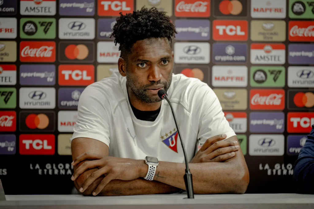 Alexander Domínguez, arquero de LDU.