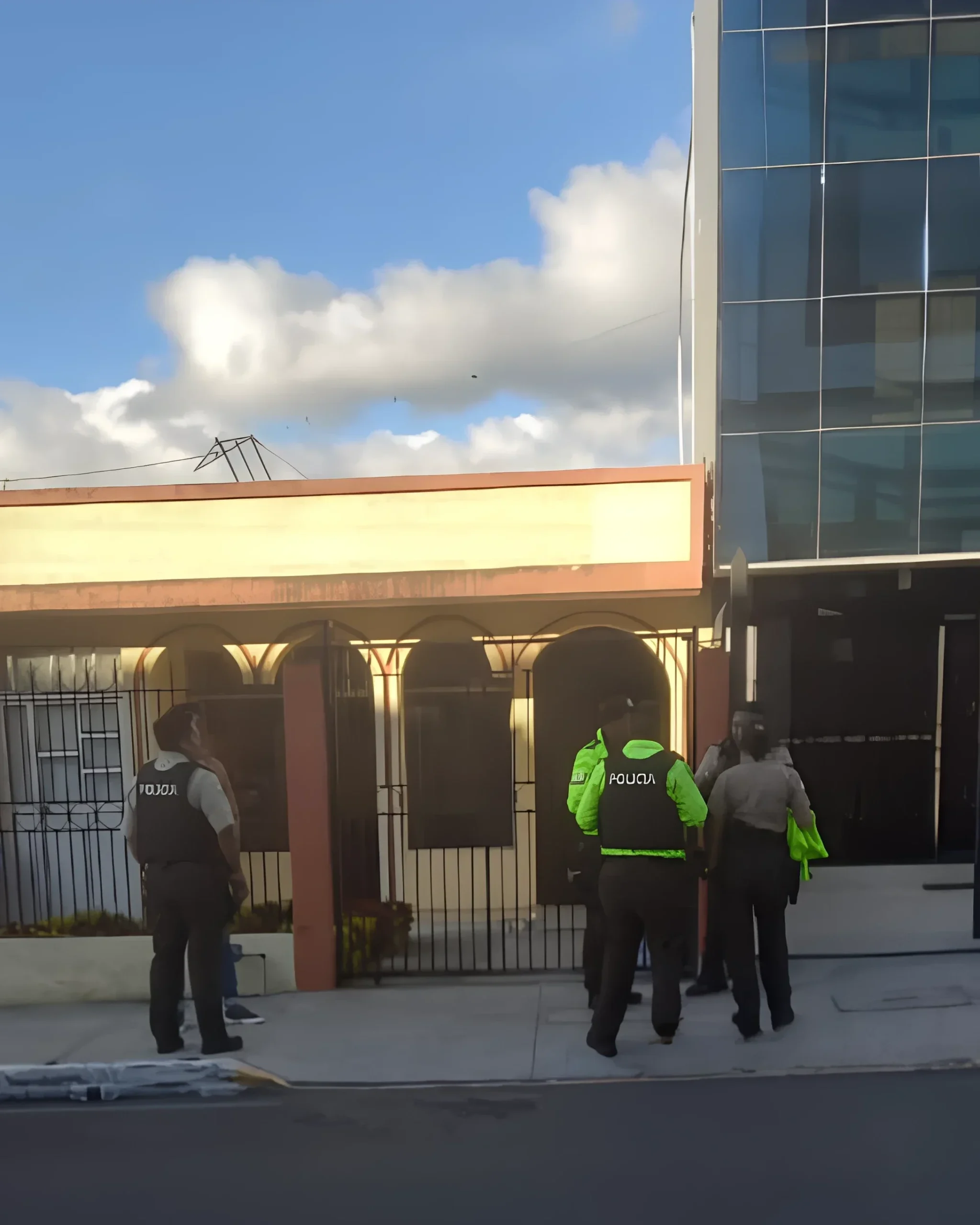 Clausuran clínica de rehabilitación ilegal en Pelileo.