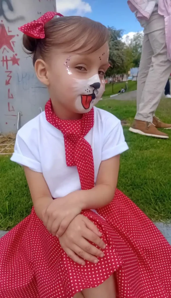 Hermosa niña que participó en el pregón de fiesta
