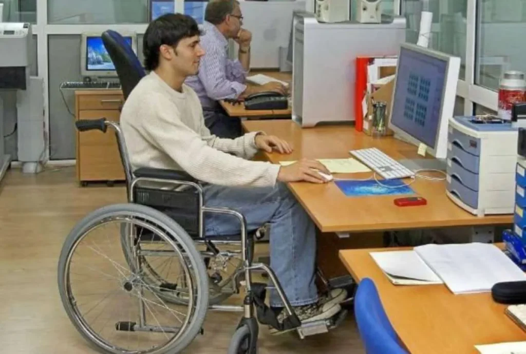 Ley protege de despidos a personas con discapacidad en Ecuador
