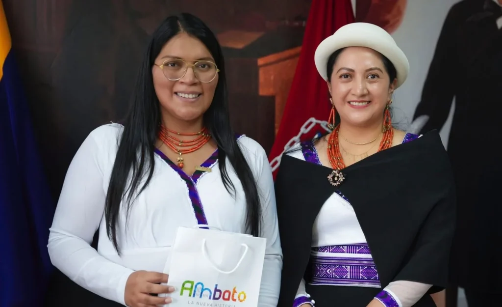 Directivos de Mushuc Runa se reúnen con alcaldesa de Ambato.