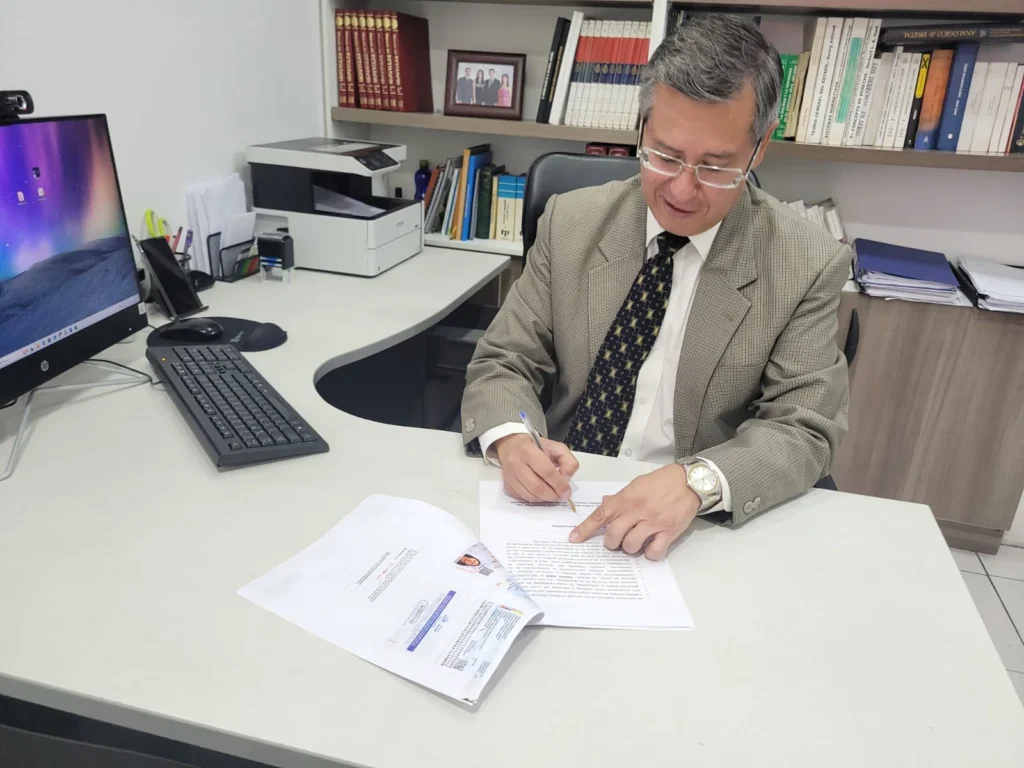 Dr. Pablo Muñoz, notario séptimo del Cantón Riobamba