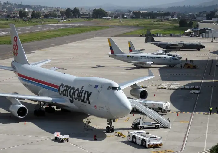 Aeropuerto de Cotopaxi operó vuelos comerciales de pasajeros y de carga.
