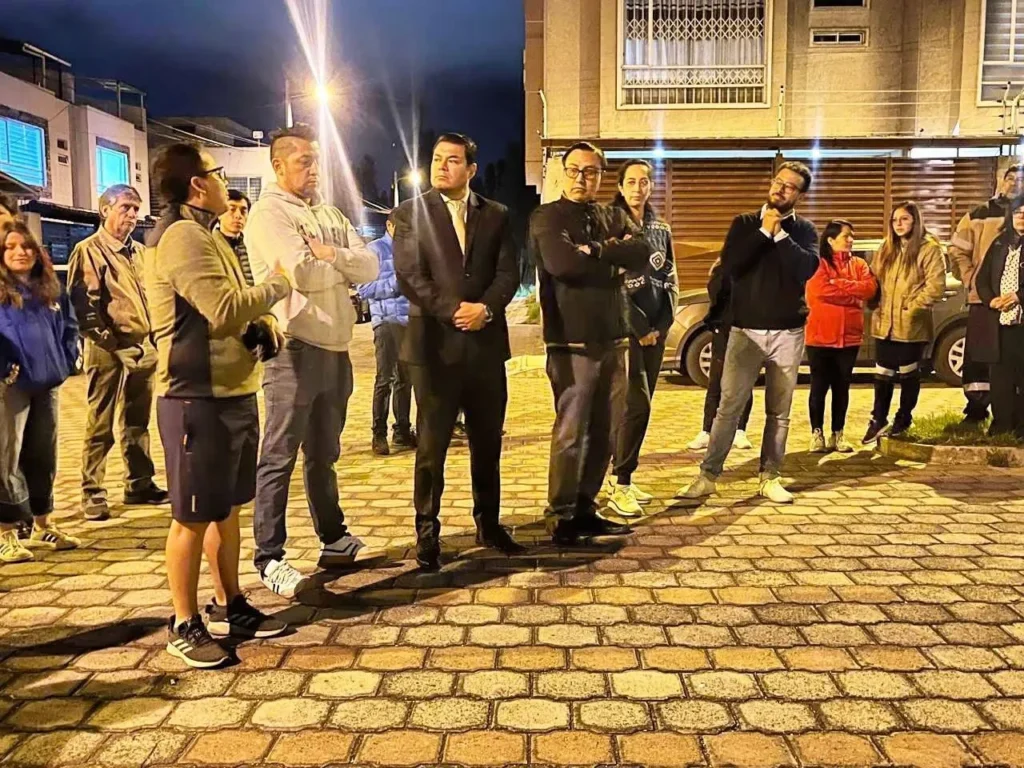 Barrio de Guano se organiza para evitar el robo de casas